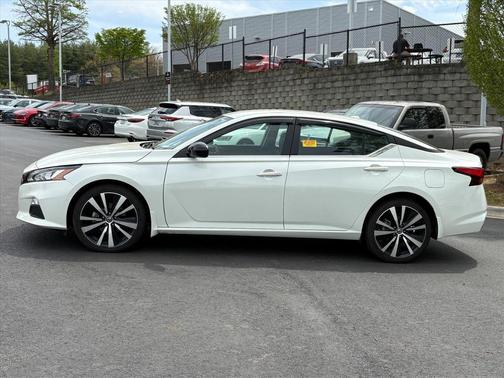 2022 Nissan Altima SR Intelligent AWD