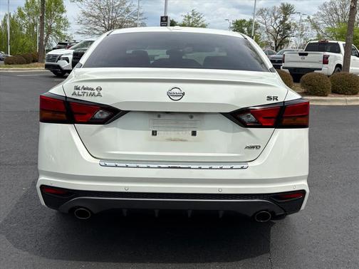2022 Nissan Altima SR Intelligent AWD