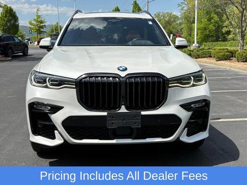 Mineral White Metallic 2022 BMW X7 xDrive40i