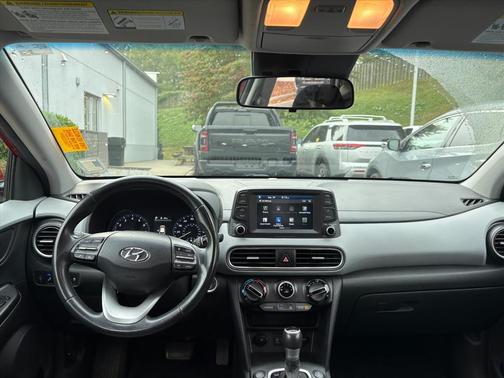 2021 Hyundai KONA SEL