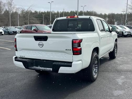 2025 Nissan Frontier SV