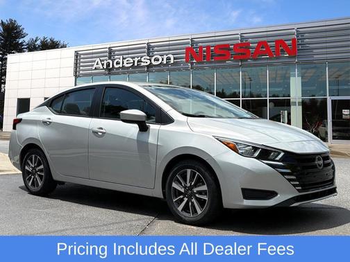 Brilliant Silver Metallic 2024 Nissan Versa 1.6 SV