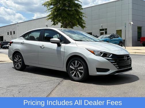 Brilliant Silver Metallic 2024 Nissan Versa 1.6 SV