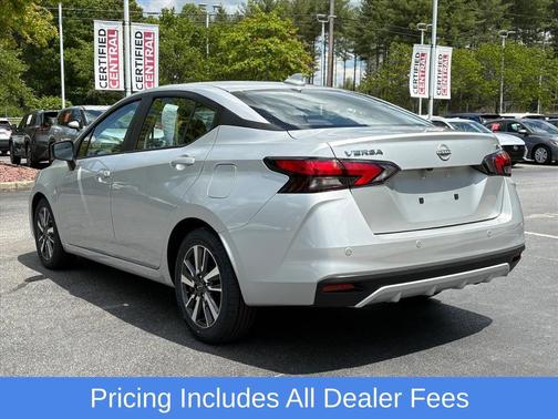 Brilliant Silver Metallic 2024 Nissan Versa 1.6 SV