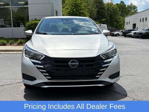 Brilliant Silver Metallic 2024 Nissan Versa 1.6 SV