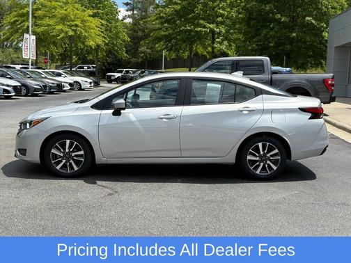 Brilliant Silver Metallic 2024 Nissan Versa 1.6 SV