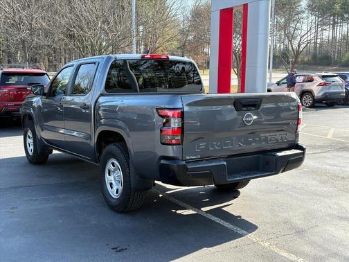 2022 Nissan Frontier S