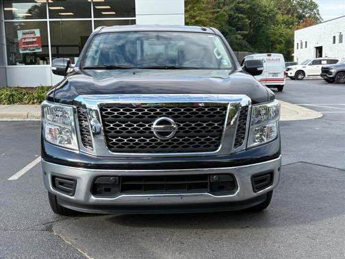2018 Nissan Titan SV