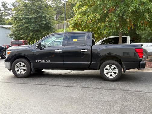 2018 Nissan Titan SV