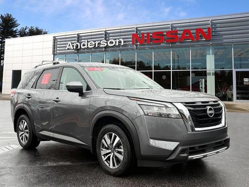 2024 Nissan Pathfinder SL 4WD