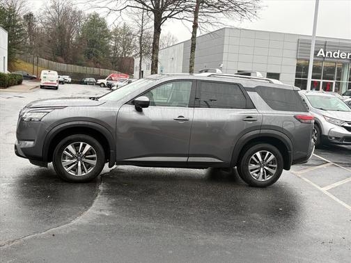 2024 Nissan Pathfinder SL 4WD