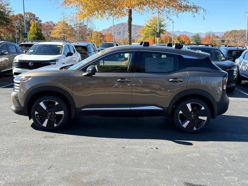 Canyon Bronze Metallic 2026 Nissan Kicks SR