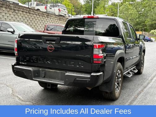 Super Black 2024 Nissan Frontier PRO-4X