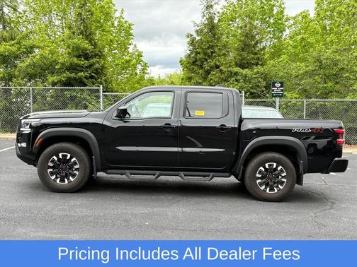 Super Black 2024 Nissan Frontier PRO-4X