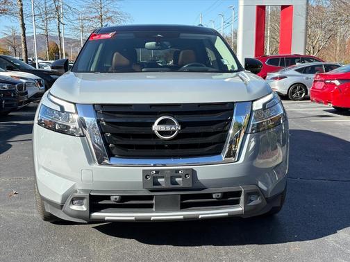 2022 Nissan Pathfinder Platinum 4WD