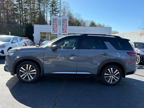 2022 Nissan Pathfinder Platinum 4WD
