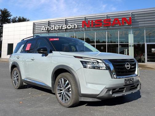 2022 Nissan Pathfinder Platinum 4WD