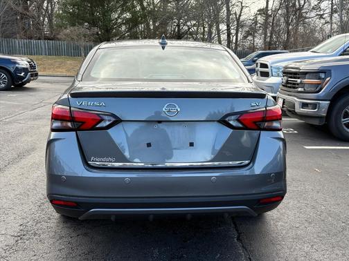 2022 Nissan Versa 1.6 SV