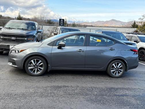 2022 Nissan Versa 1.6 SV
