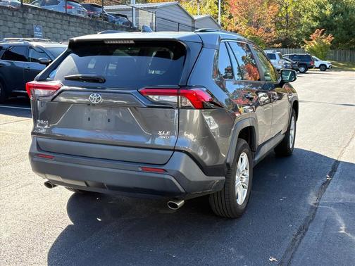 2020 Toyota RAV4 XLE