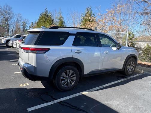 2025 Nissan Pathfinder SV 4WD