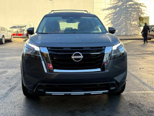 2024 Nissan Pathfinder Platinum 4WD