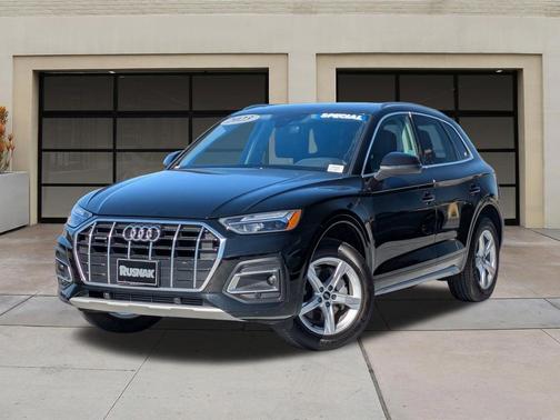 Brilliant Black 2023 Audi Q5 40 Premium