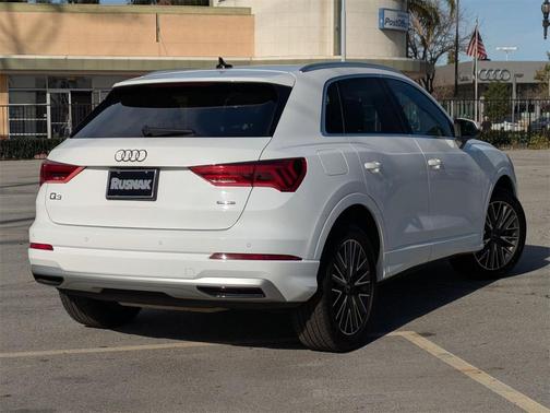 2022 Audi Q3 40 Premium