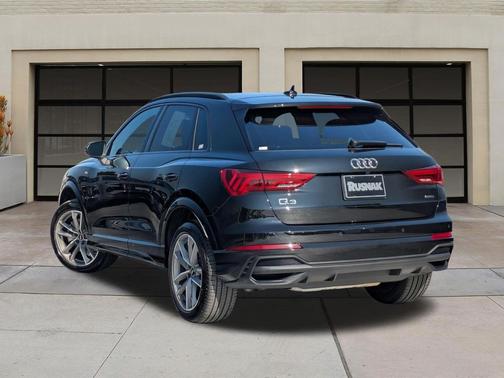 Mythos Black Metallic 2025 Audi Q3 Premium 45 TFSI S line quattro Tiptronic