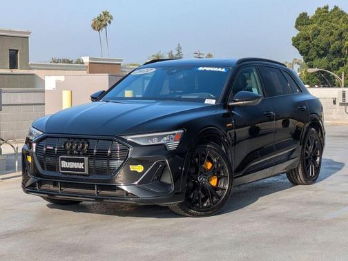 Mythos Black Metallic 2022 Audi e-tron Chronos