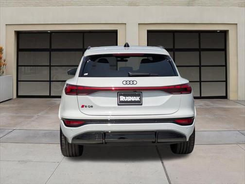 2025 Audi SQ6 e-tron Premium Plus quattro