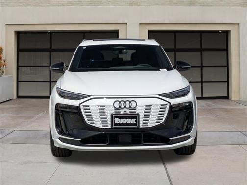 2025 Audi SQ6 e-tron Premium Plus quattro