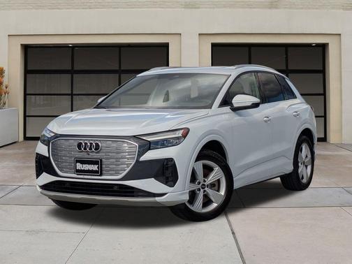 2022 Audi e-tron Premium Plus