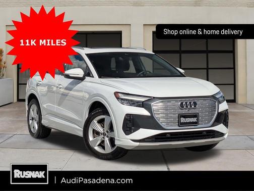 2022 Audi e-tron Premium Plus