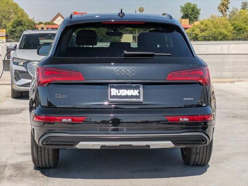 2023 Audi Q5 40 Premium