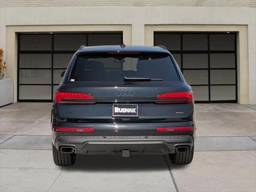 2025 Audi Q7 55 Premium Plus