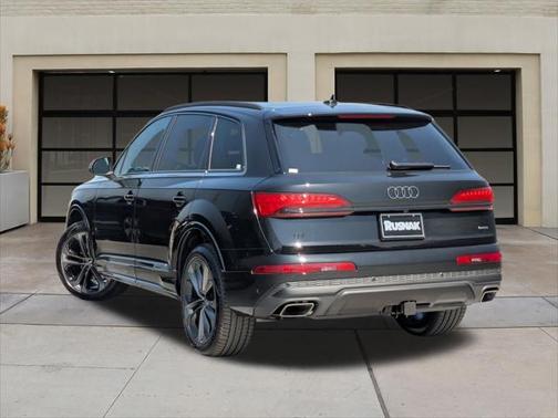 2025 Audi Q7 55 Premium Plus