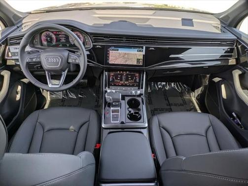 2025 Audi Q7 55 Premium Plus