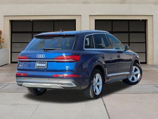 2022 Audi Q7 45 Premium