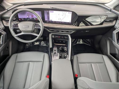 Tambora Gray Metallic 2026 Audi Q5 Premium Plus TFSI quattro S tronic