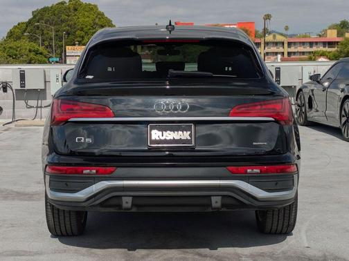 Mythos Black Metallic 2023 Audi Q5 45 S line Premium
