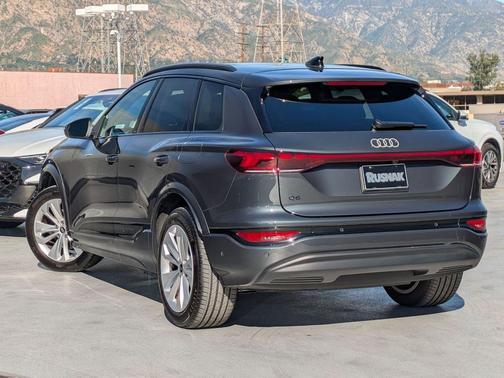2025 Audi Q6 e-tron Premium