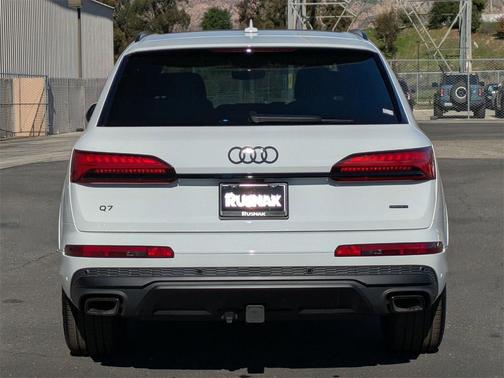 2025 Audi Q7 45 Premium Plus