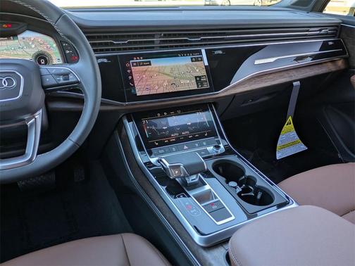 2025 Audi Q7 45 Premium Plus