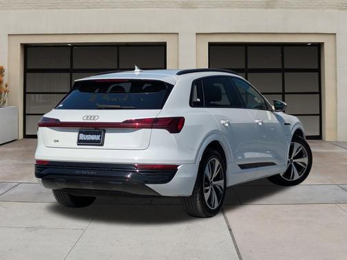 2024 Audi Q8 e-tron Premium