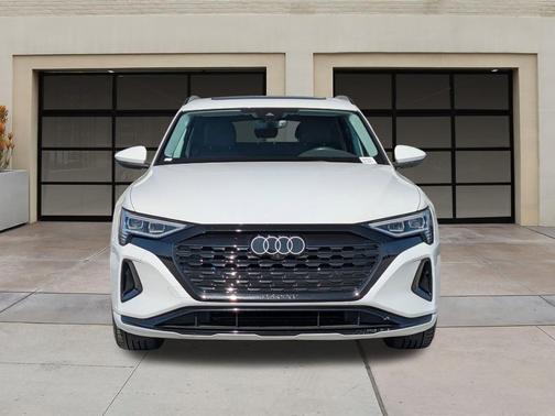 2024 Audi Q8 e-tron Premium
