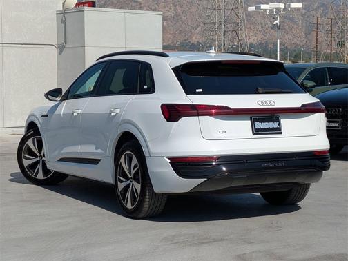 2024 Audi Q8 e-tron Premium