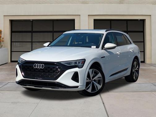 2024 Audi Q8 e-tron Premium
