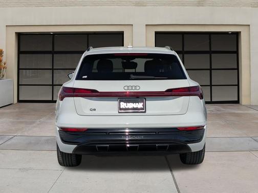 2024 Audi Q8 e-tron Premium