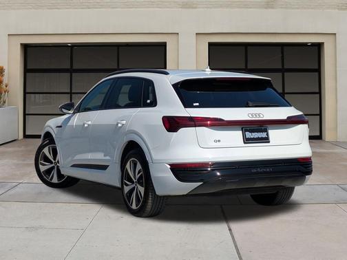 2024 Audi Q8 e-tron Premium